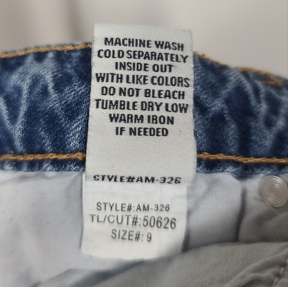 Ashley Mason Distressed Jeans 9 - Picture 8 of 8